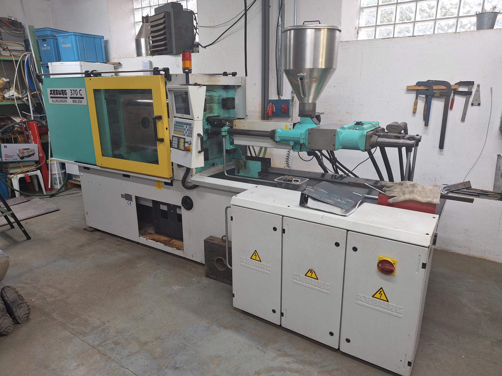 Presse à injecter Arburg GmbH Allrounder 370C 800-250 Faible nombre d'heures