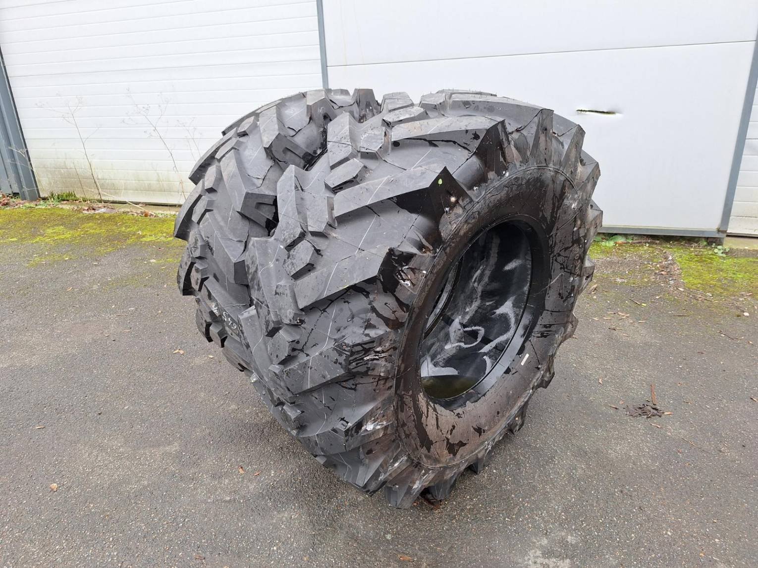 Machine de manutention Michelin XX18R22.5XF