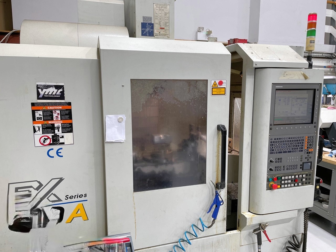 Centre d'usinage 5 axes YCM Supermax FX350A