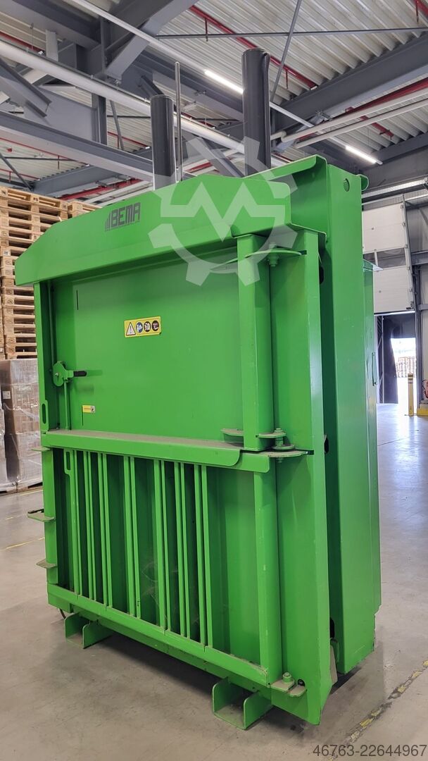 Bale press MACFAB Systems Ltd BMF650 Auto HT RAL - MM9.8