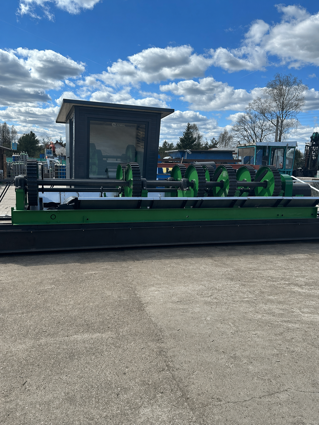 HAWA - Machine de traitement de l'écorce et des troncs d'arbres