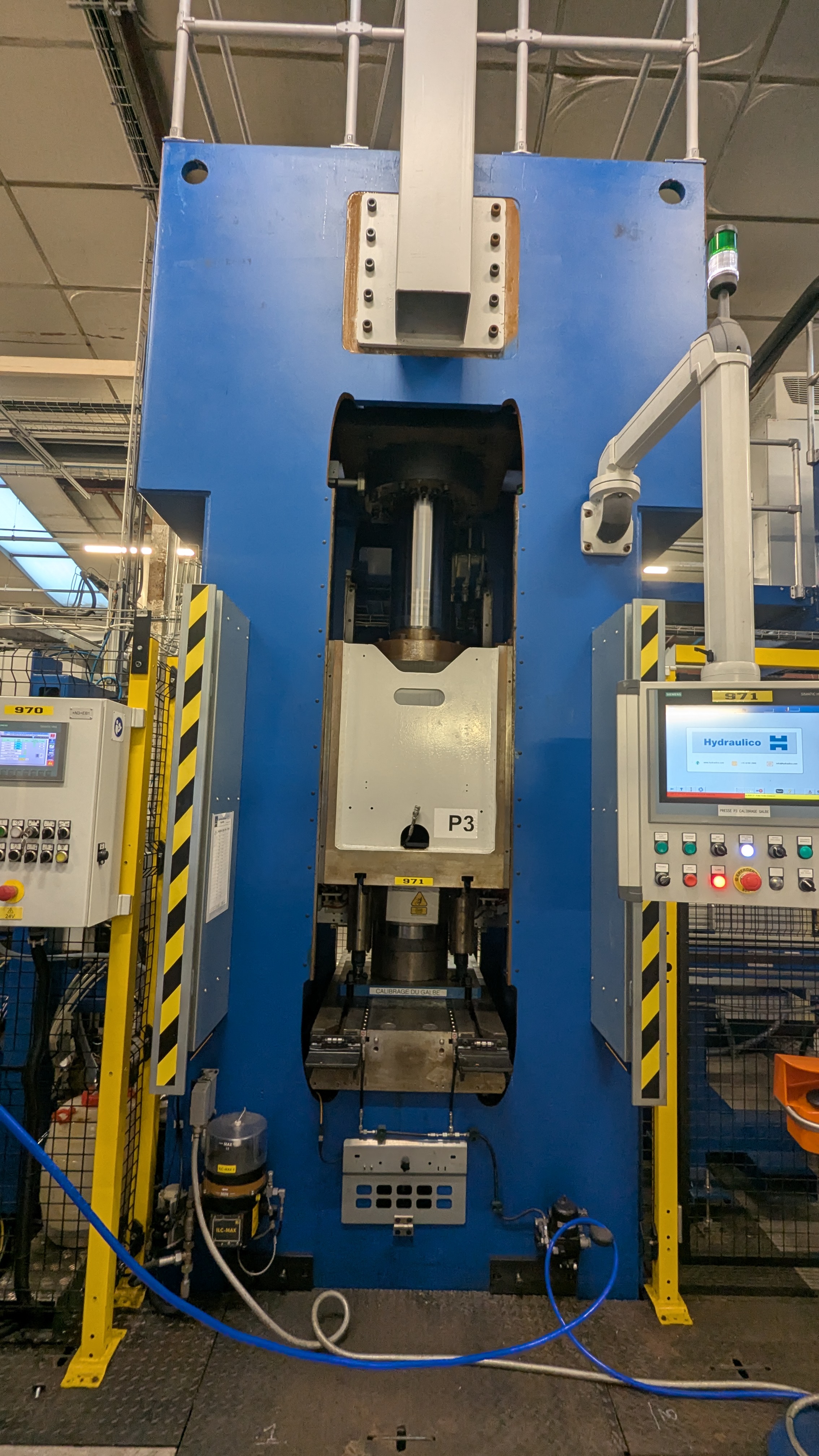 HYDRAULICO Presse hydraulique TAP 200/100/50-600x1200 Faible nombre d'heures