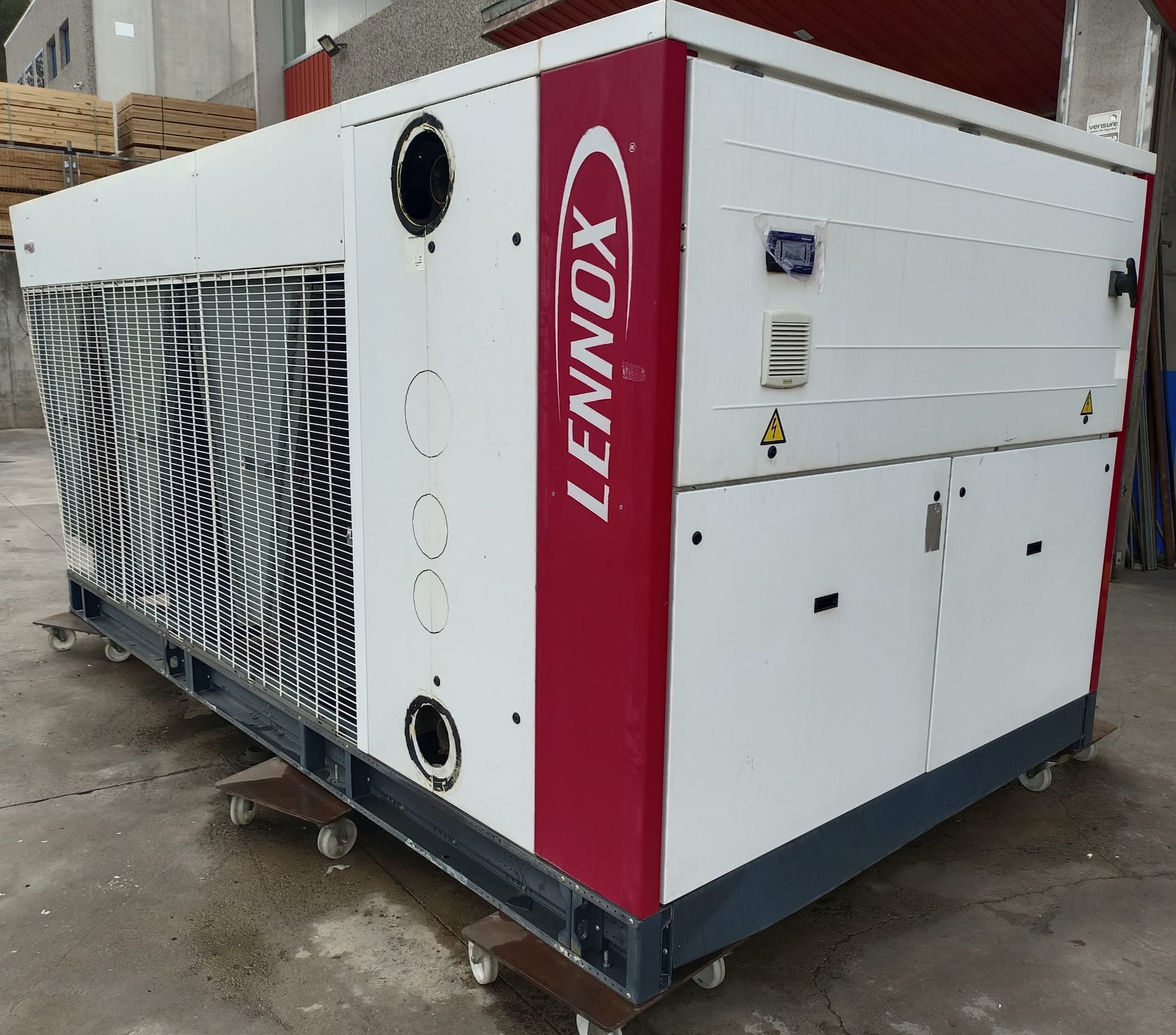 NAH300DNM5ME Refroidisseur d'eau Lennox 295Kw