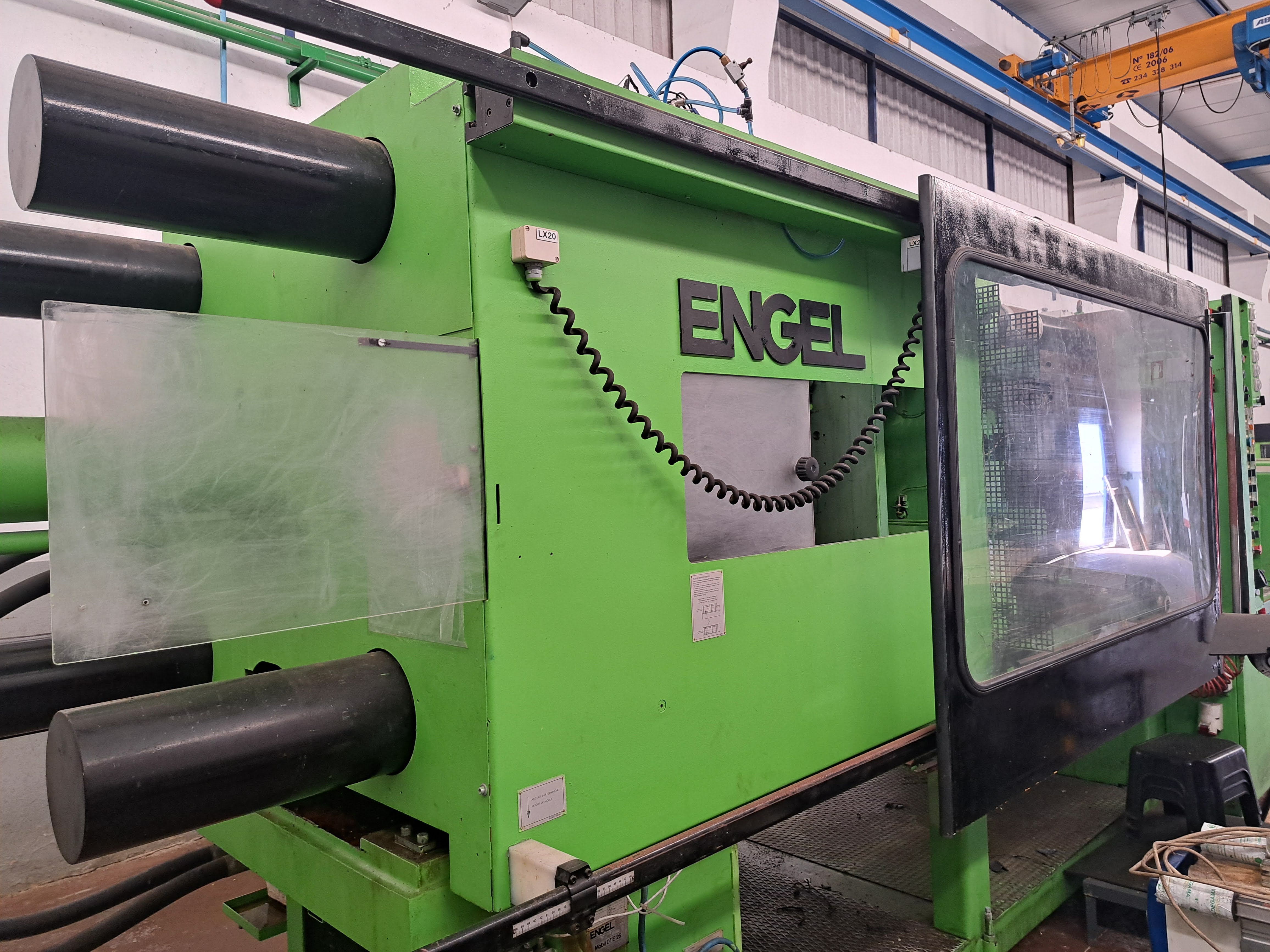 Presse à injecter ENGEL ES 1300/350
