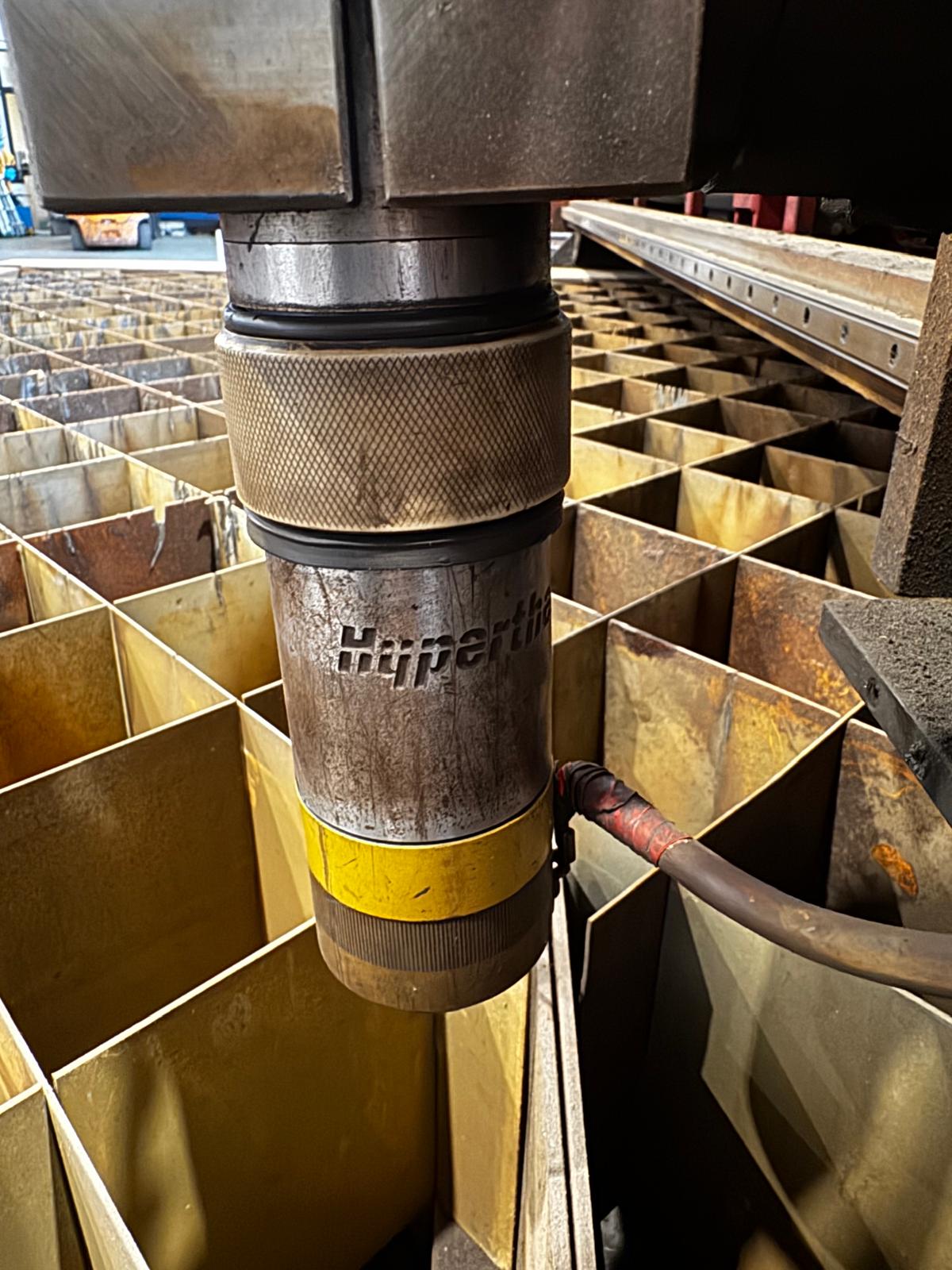 Esclaves QUASAR 4000×2000 CNC Plasma – Hypertherm HPR260 – Complète