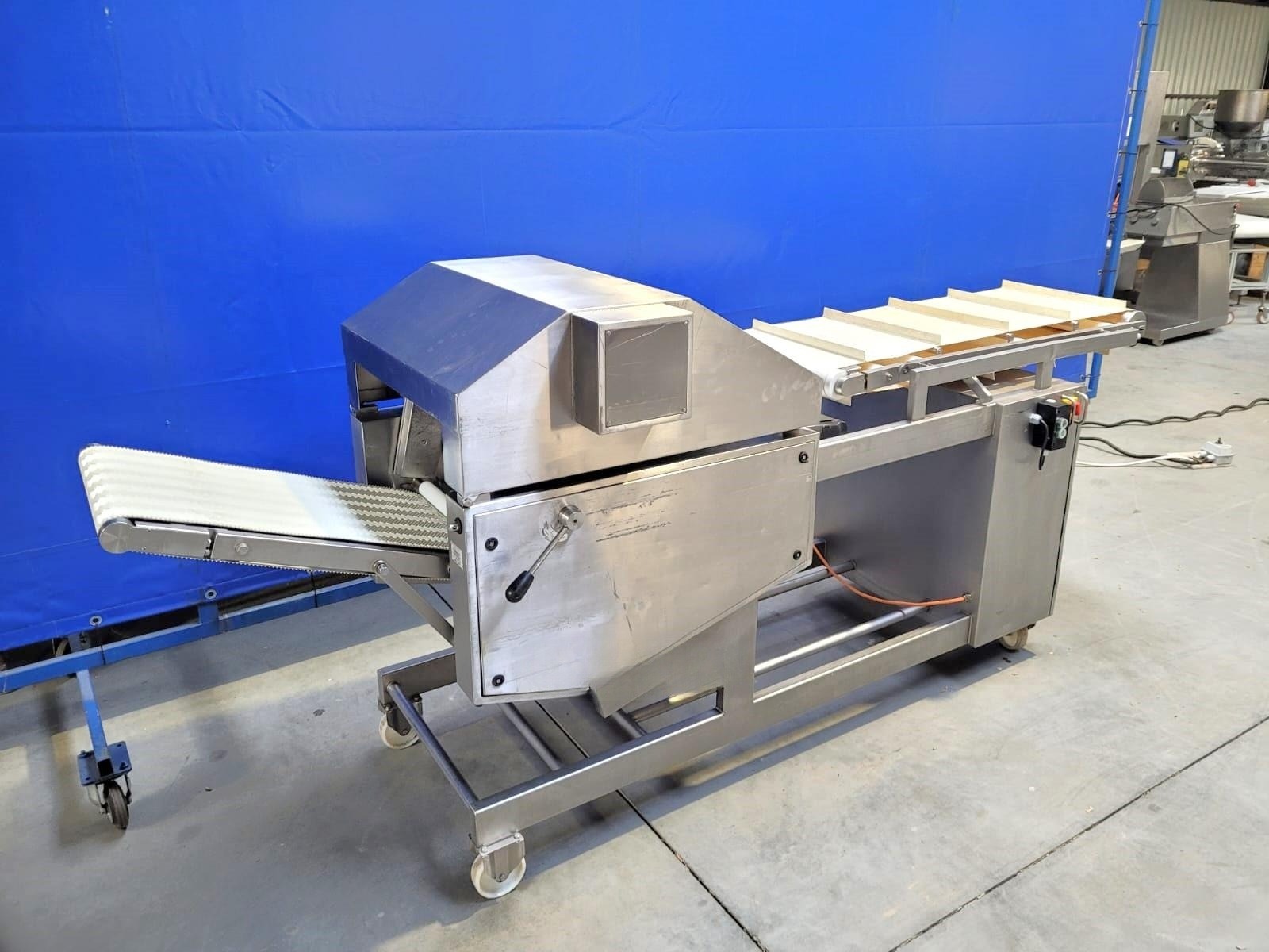 May SRA 8000, nettoyeur de membranes