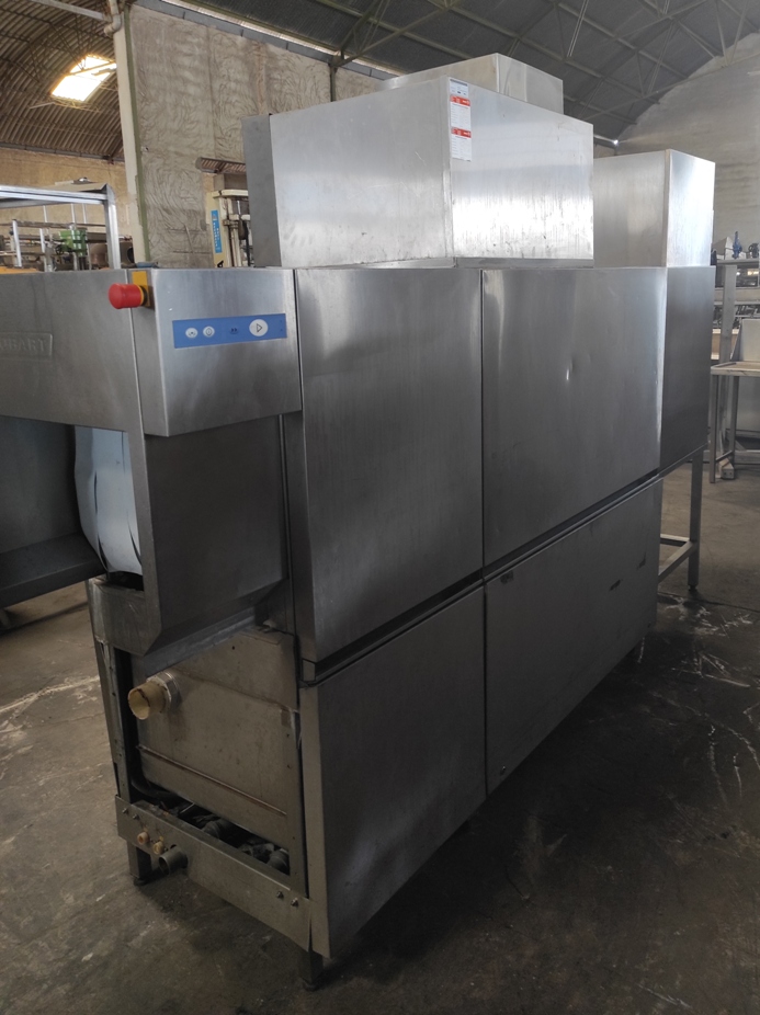 LAVE-VAISSELLE À AVANCEMENT AUTOMATIQUE DE CASIERS HOBART CNA-L