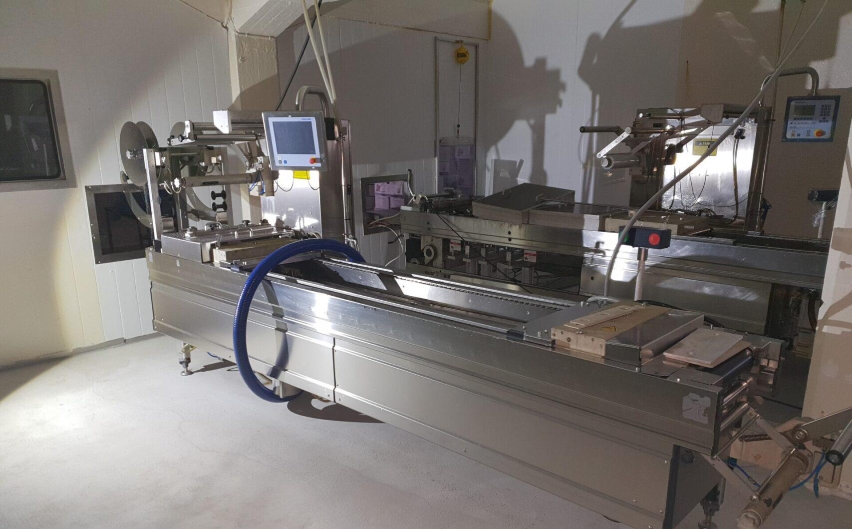 Ligne de formage remplissage operculage Multivac R140