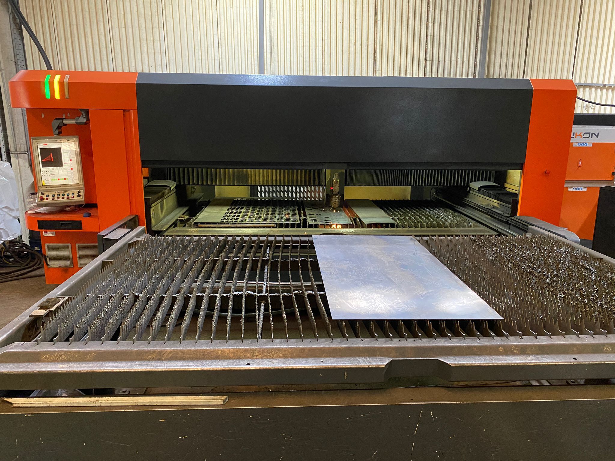 Machine de découpe laser à fibre Nukon 3 kw
