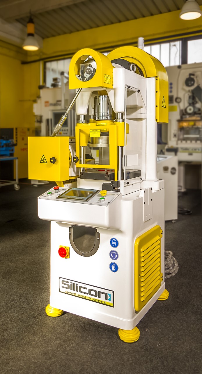 Presse à estamper Bruderer BSTA 18