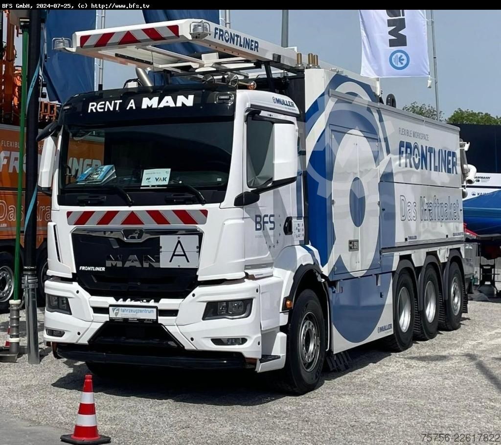 Flatbed truck VOLVO FH 540 8x2 EFFER Kran Sattelzugmaschine