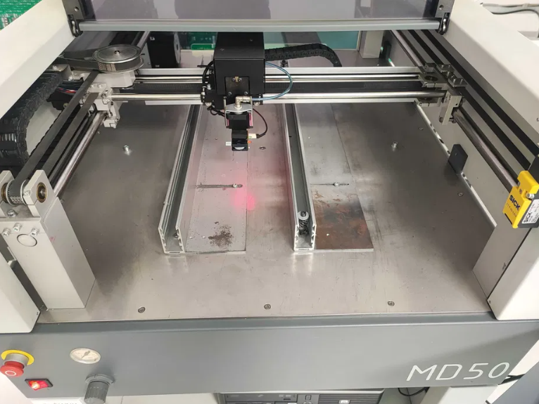 Distributeur de pâte à braser Mechatronika MD50