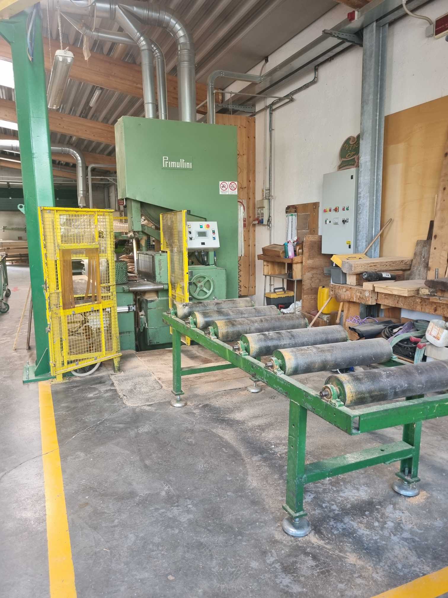Machine de traitement de l’écorce et des grumes PRIMULTINI RE 1100 SX