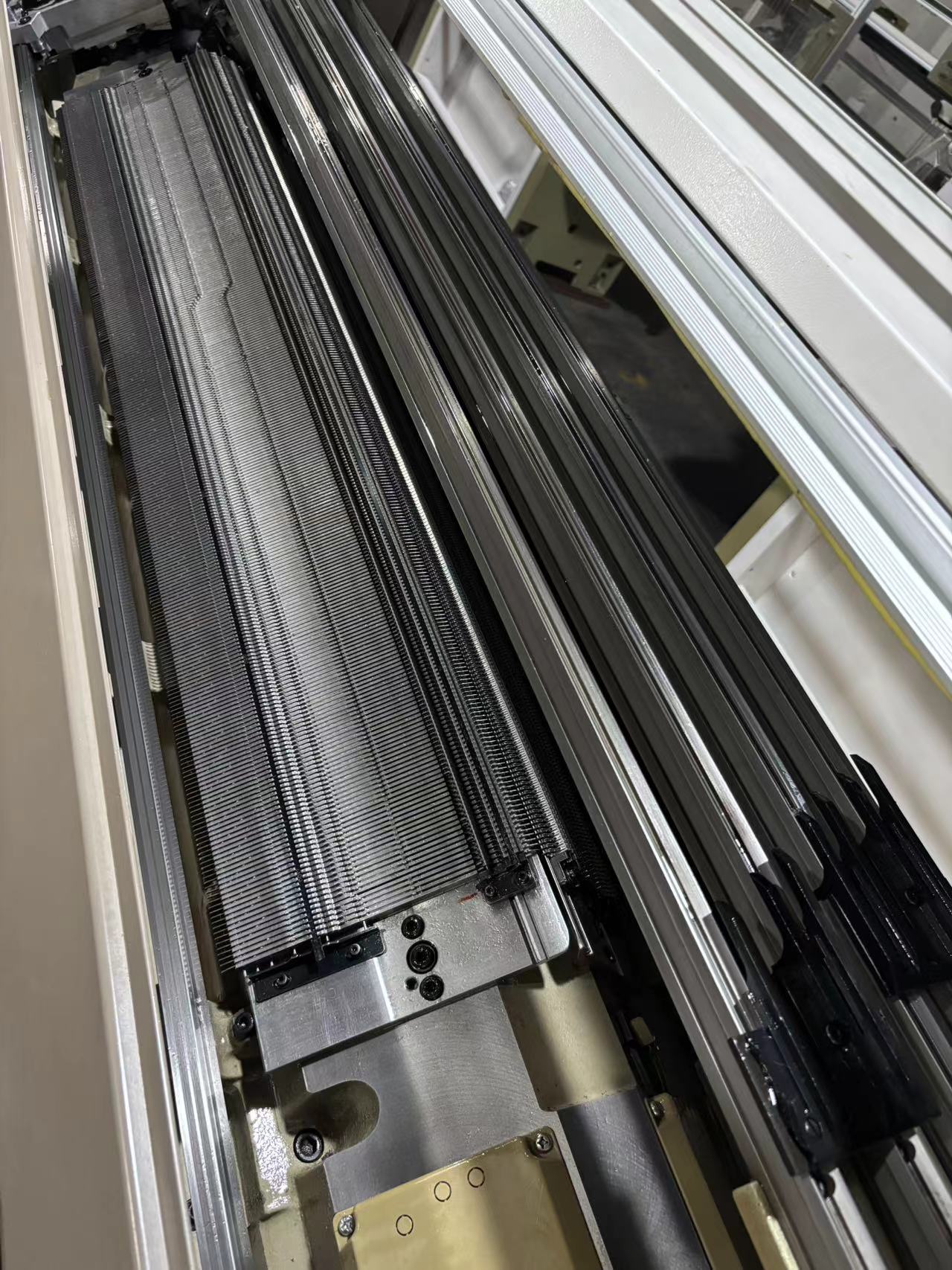 Métier à tricoter rectiligne SHIMA SEIKI SSR112SV 7G