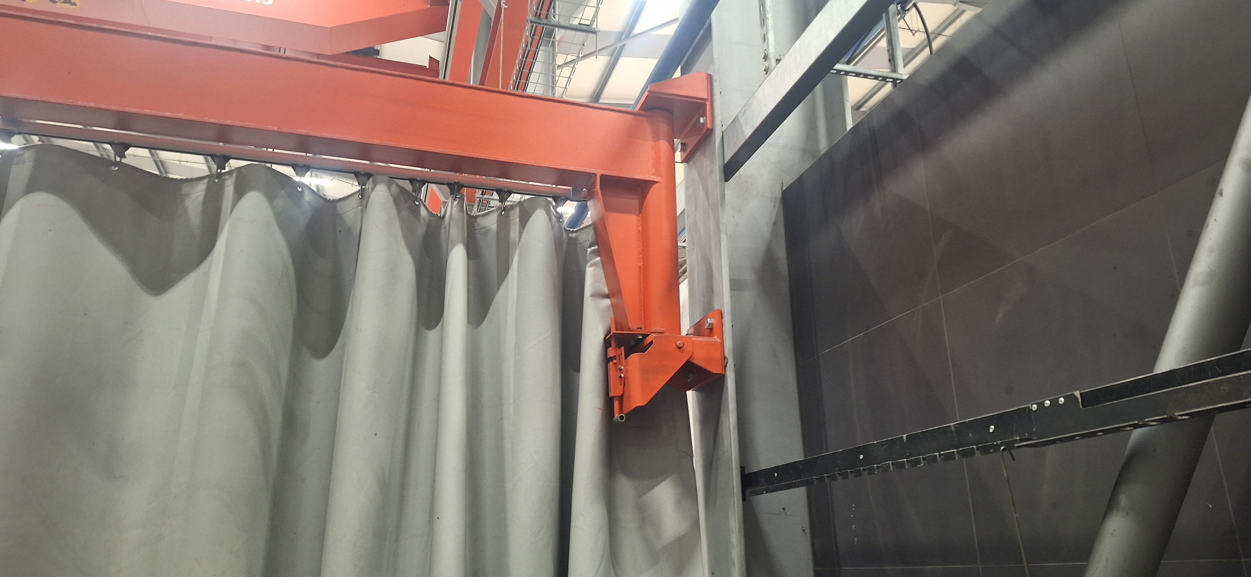 Rideaux Système de rideaux/cabine de protection pour soudage industriel avec structure de rail