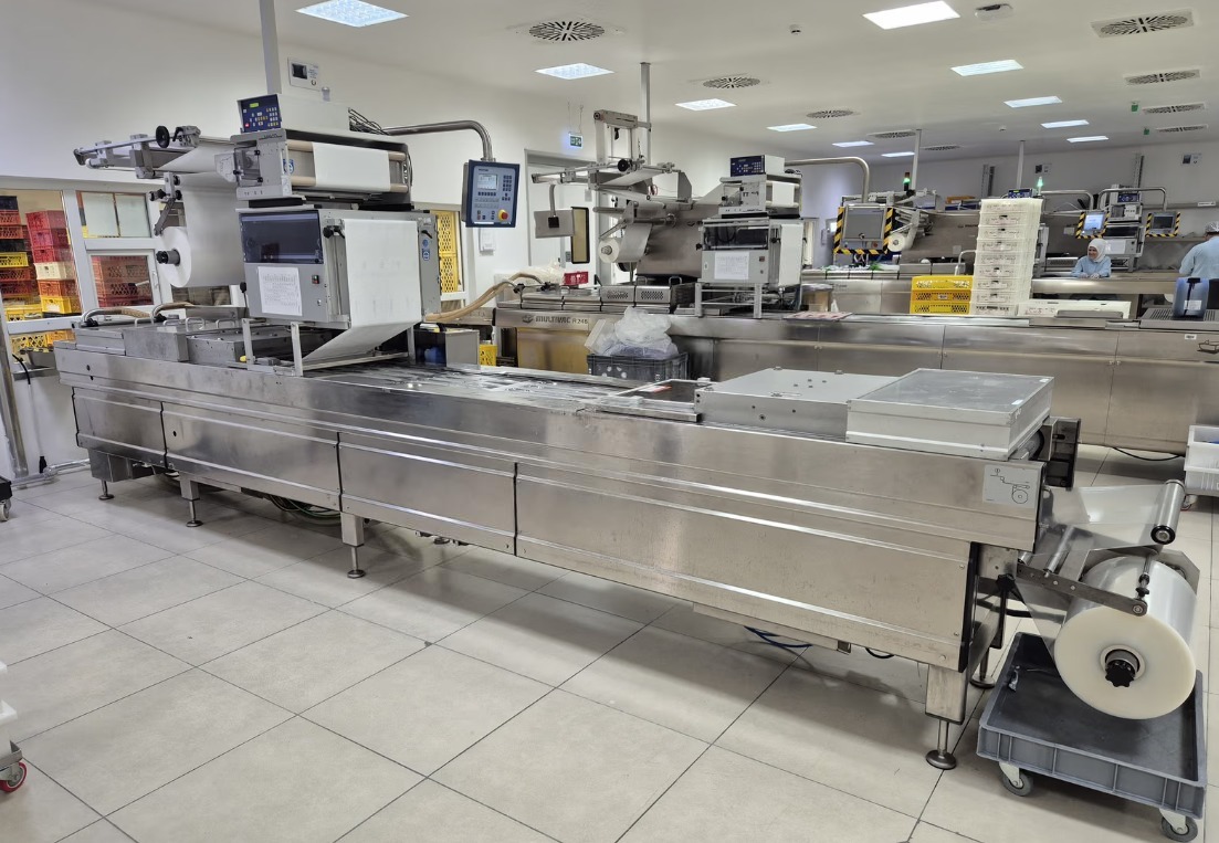Ligne de formage, remplissage et scellage (FFS) Multivac R240
