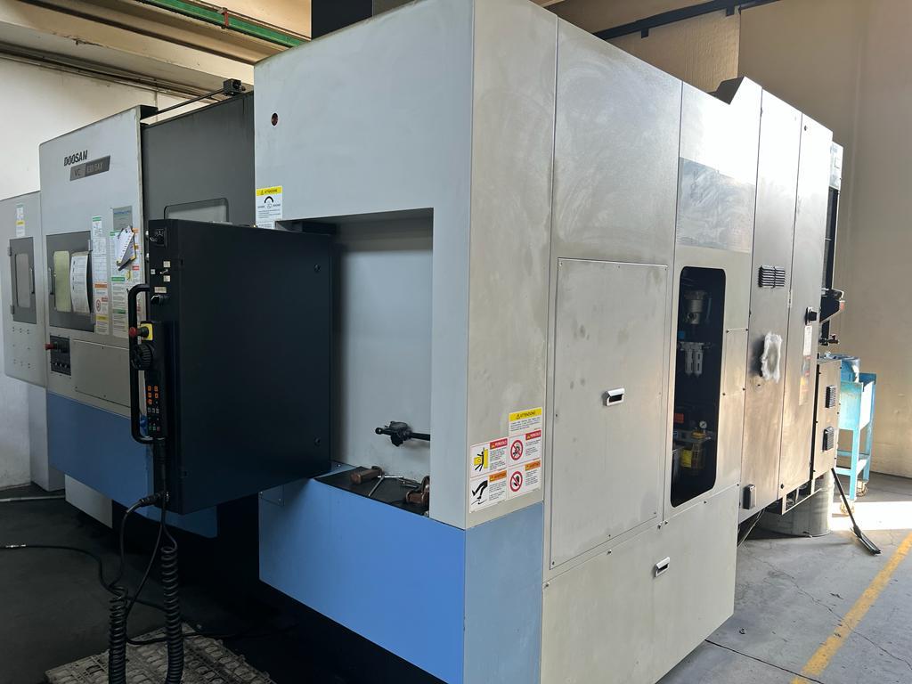 Centre d'usinage 5 axes DOOSAN VC 630-5AX d'occasion