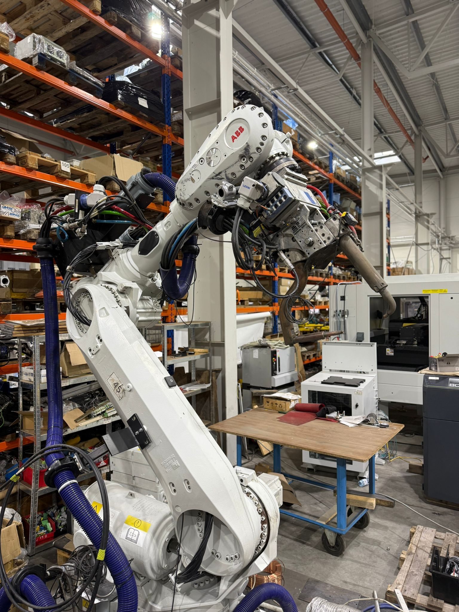 Robot industriel ABB IRB 6700-205/2.80