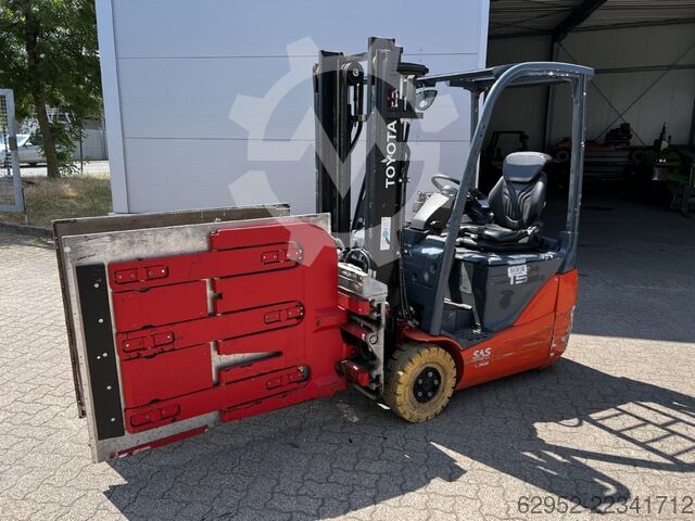 Electric 3-wheel forklift Toyota 8 FBE 15 T / Akku 2025!