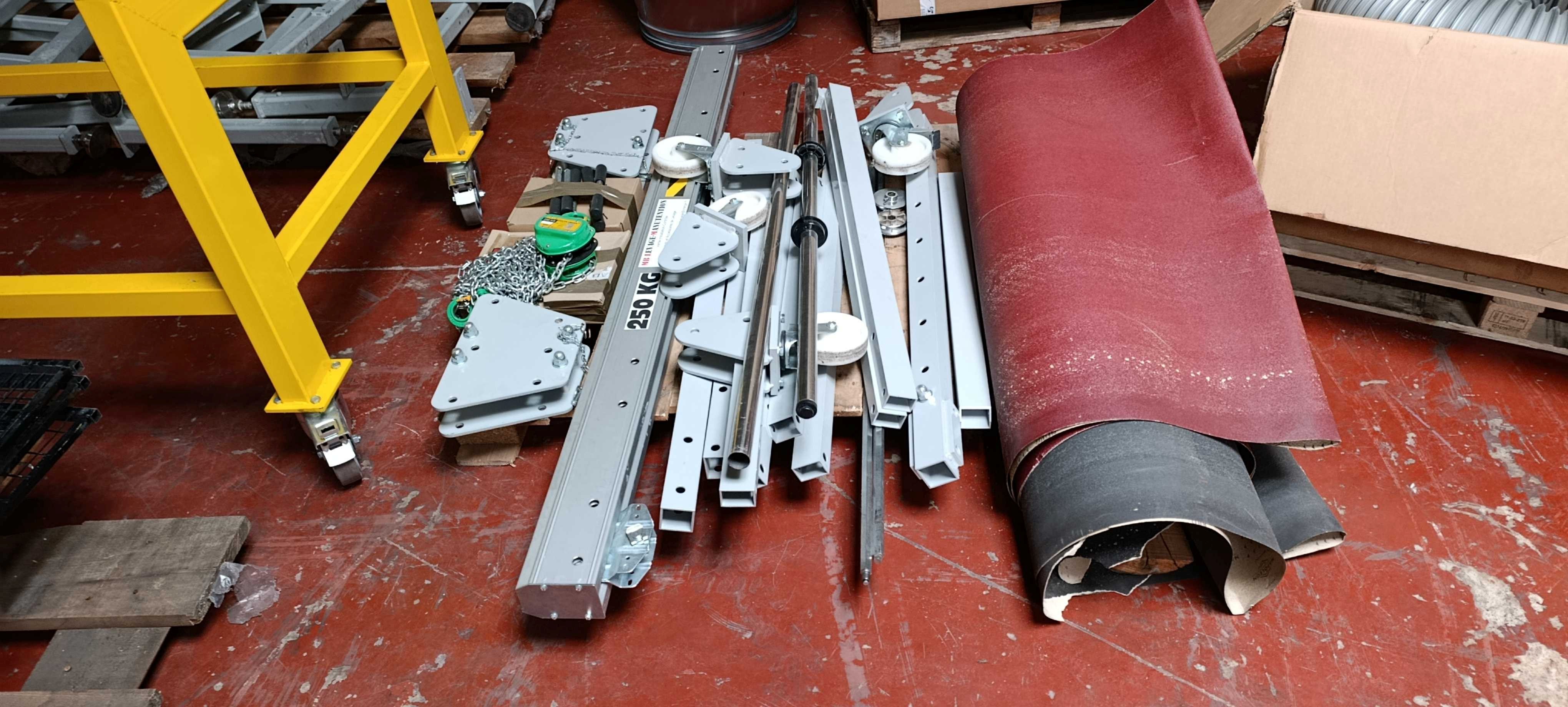 Palan Manuel à Chaîne 250kg + Portique Aluminium Déplaçable MB Levage PMC205