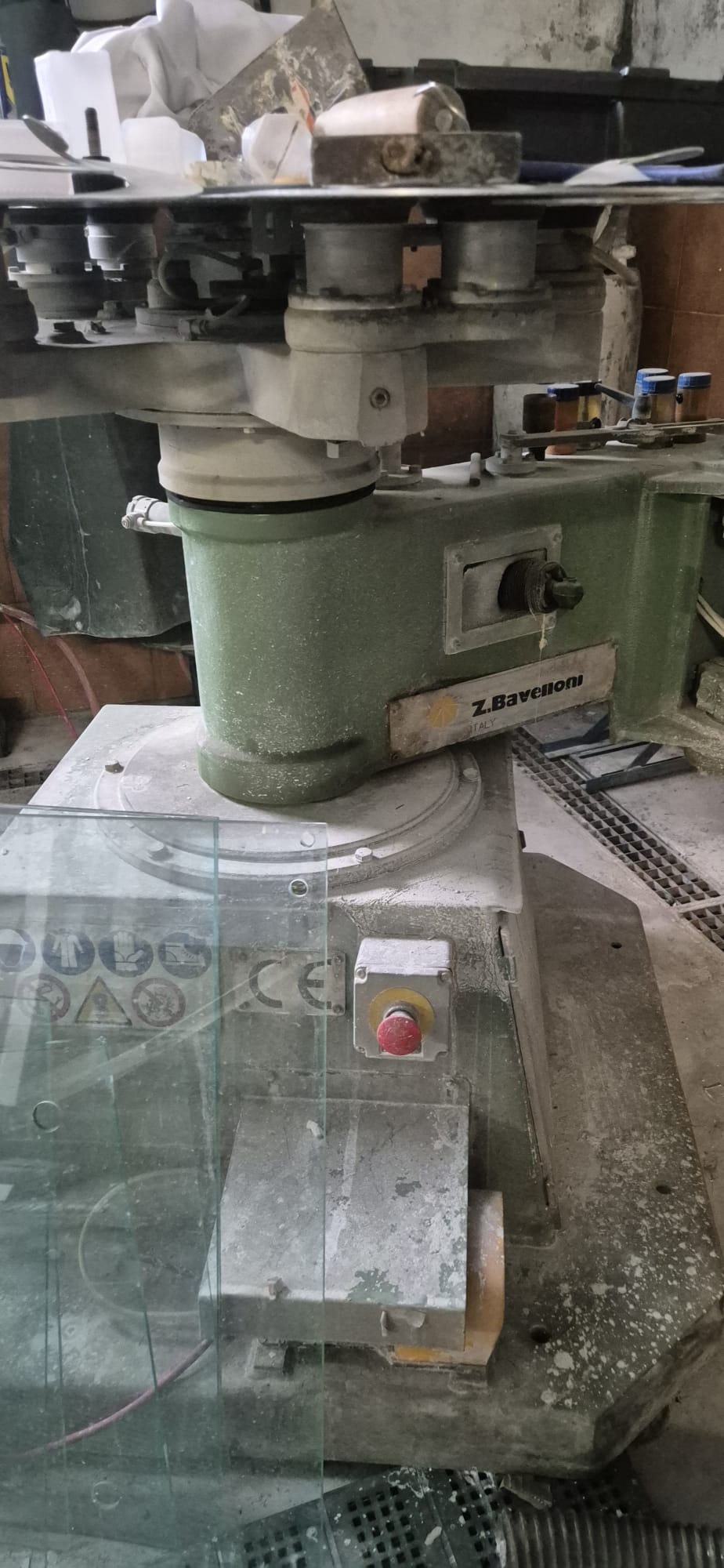 Machine de coupe et de façonnage du verre BAVELLONI P3