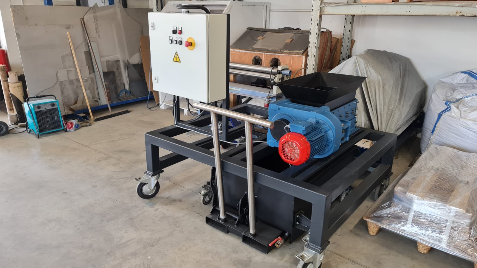 Broyeur de plastique ARP GmbH & Co KG EZ6V2 d'occasion