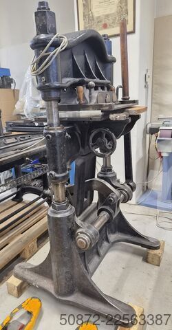 Toggle press