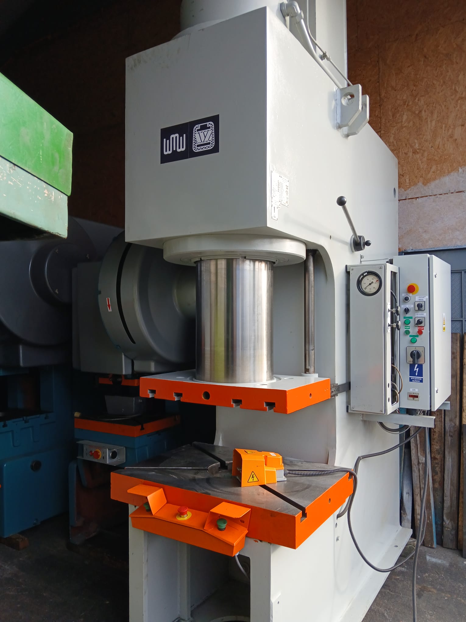 Presse hydraulique VEB Wema Zeulenroda PYE 250 SS