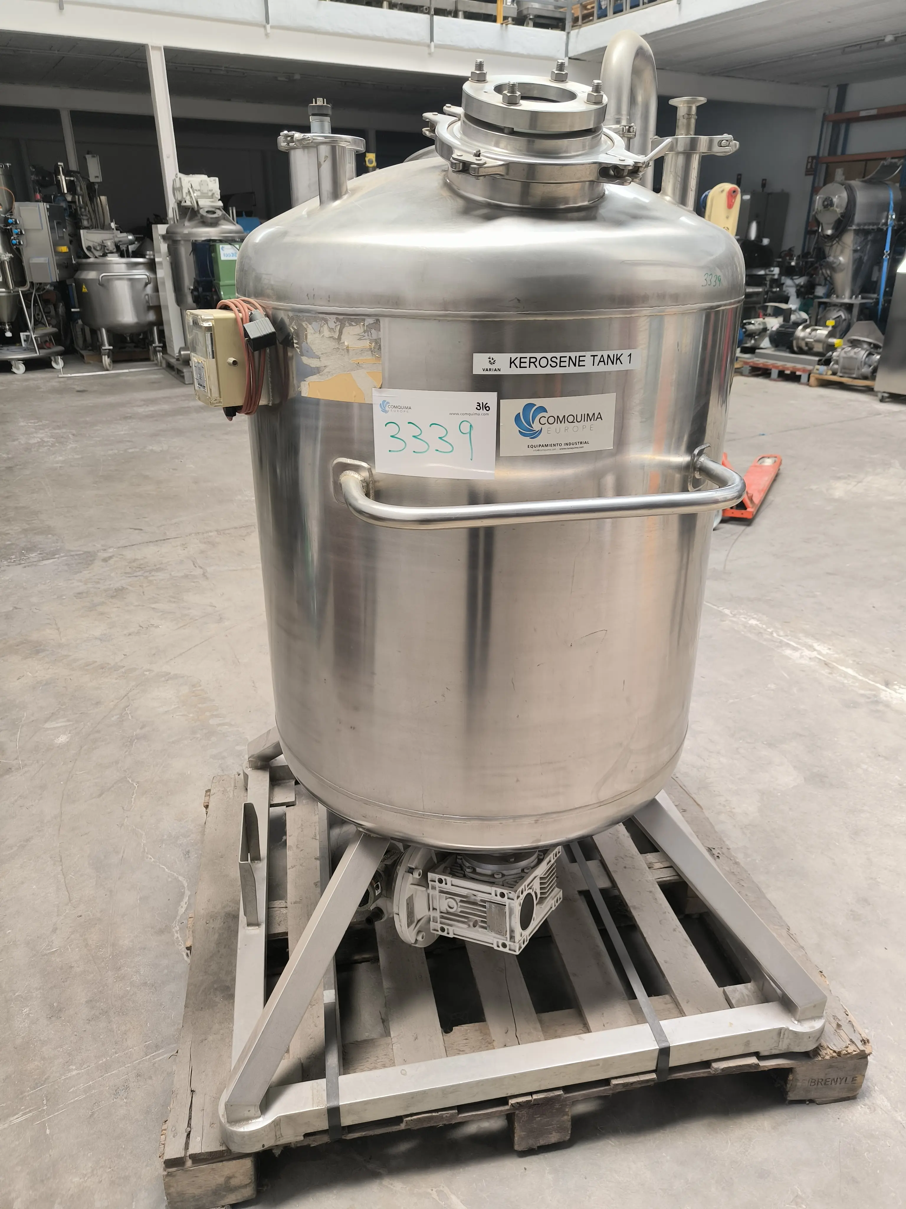 CUVE INOX 316L 344 LITRES D'OCCASION AVEC AGITATION