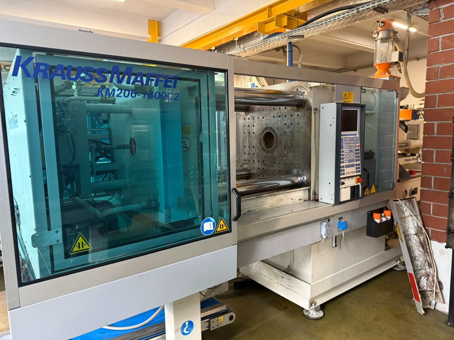 Presse à injecter Krauss Maffei KM 200 - 1400 C2+