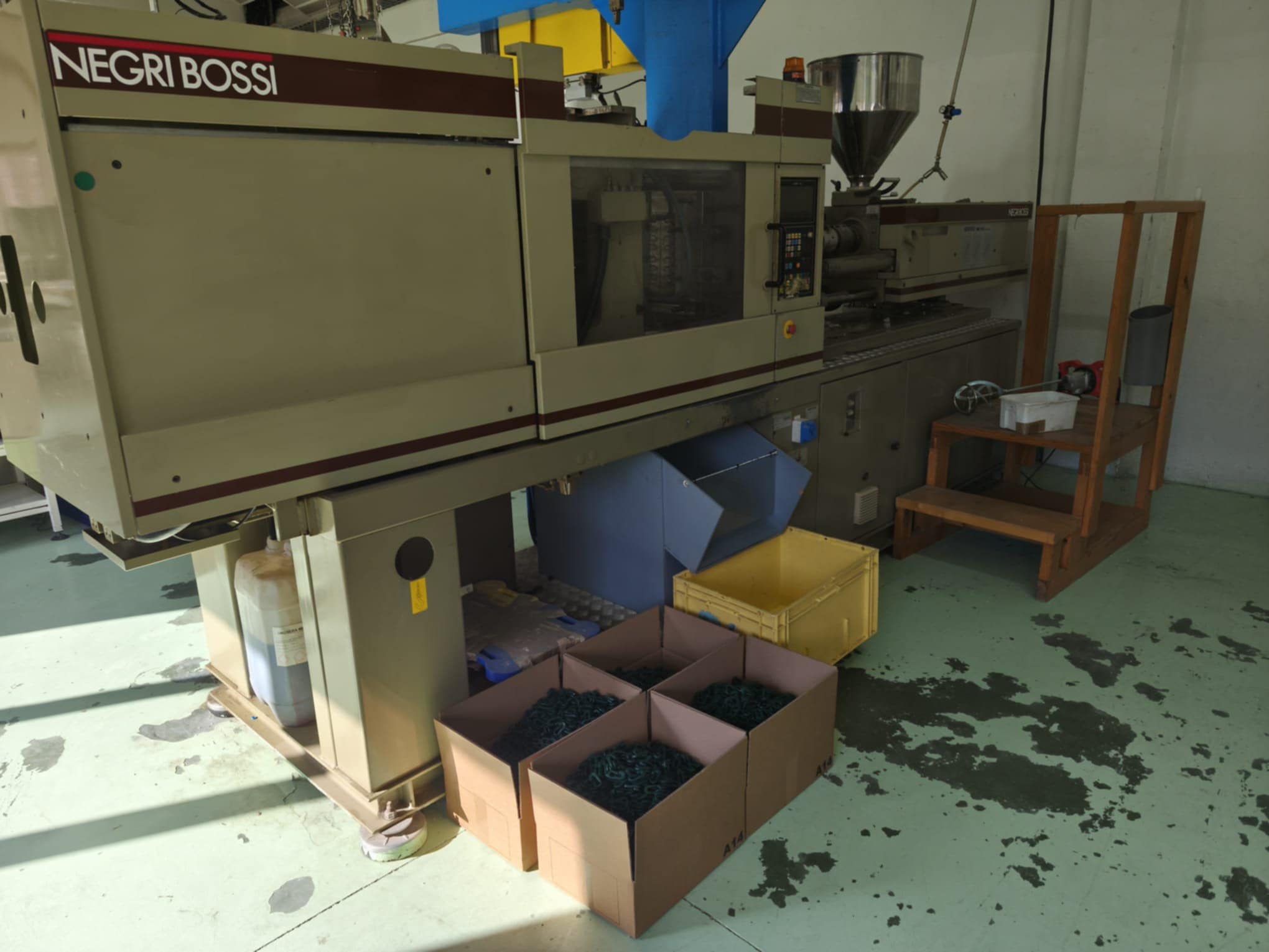 Presse à injecter NEGRI BOSSI NB100 Euromap 1000H-450 -100T