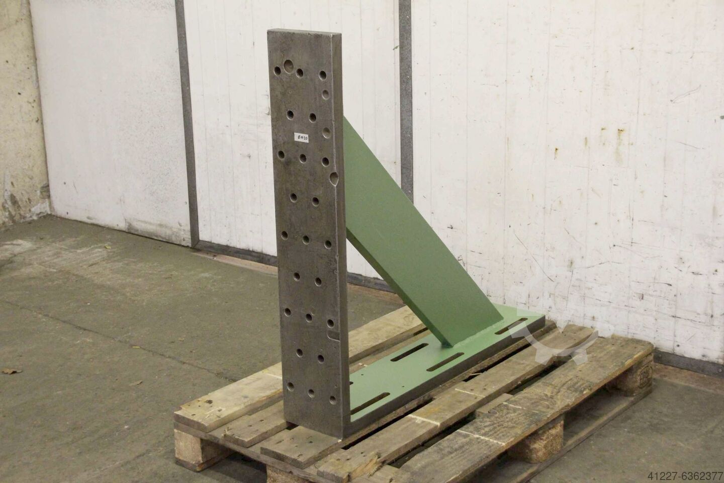 Equerre de fixation avec trou fileté M20 unbekannt 995/197/H995 mm