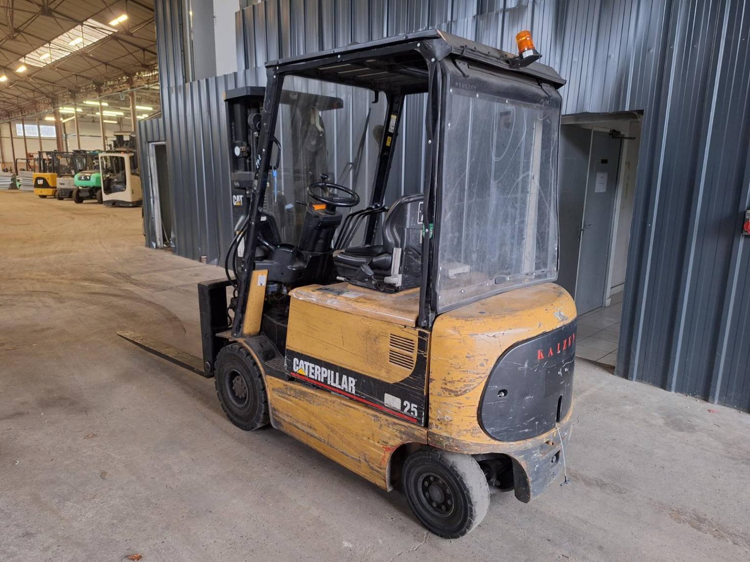 Chariot élévateur électrique Caterpillar EP25K-PAC