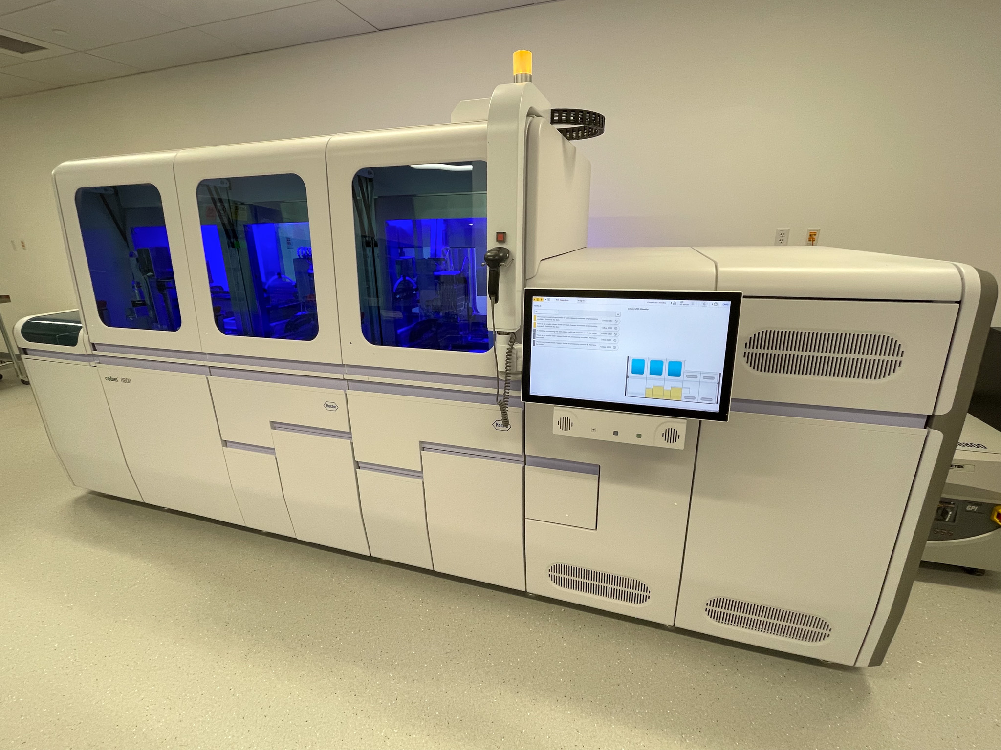 Analyseur moléculaire Roche Cobas 8800 (2020)