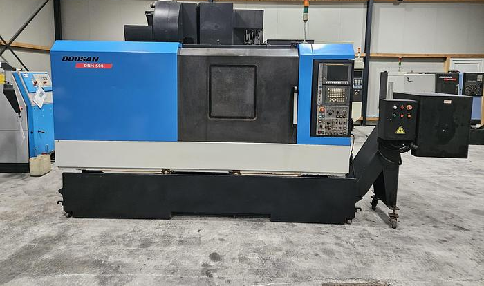 Centre d'usinage vertical Doosan DNM 500 Bonne affaire