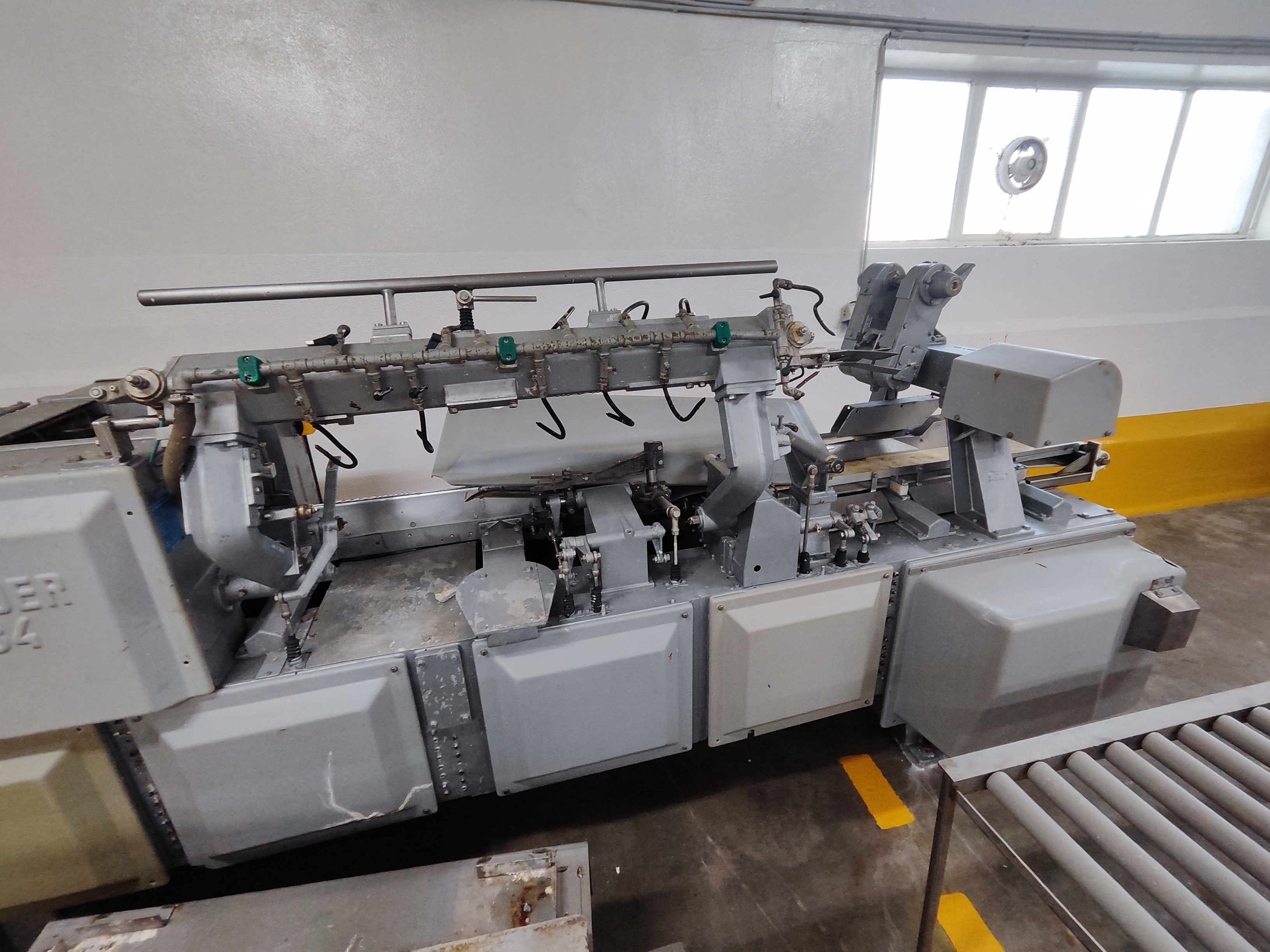 Machine à dépiauter Baader 184