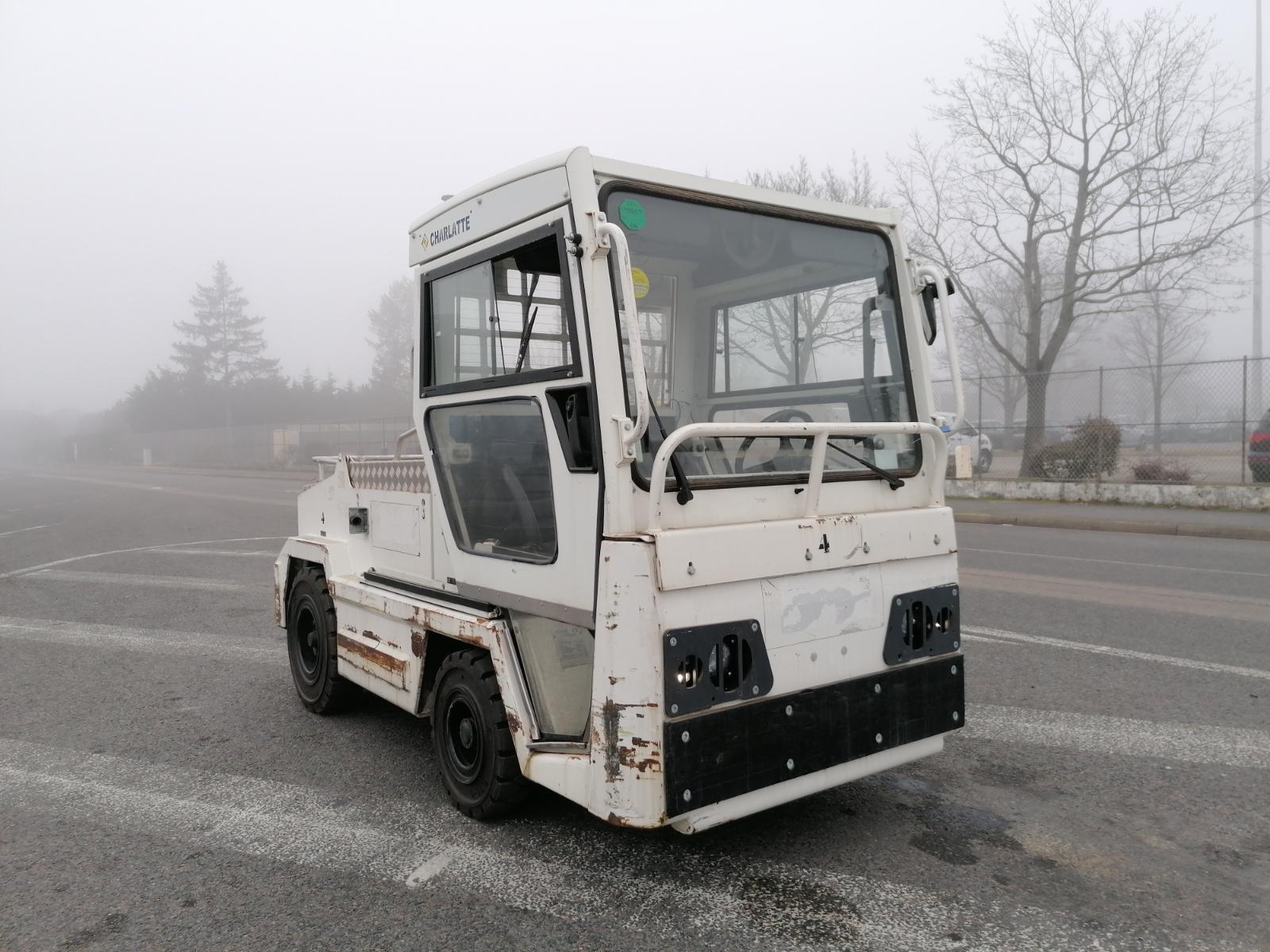 Tracteur de remorquage Charlatte T135