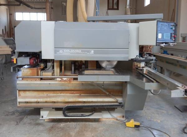Centre d'usinage CNC pour bois pour portes et fenêtres Colombo AM33/C