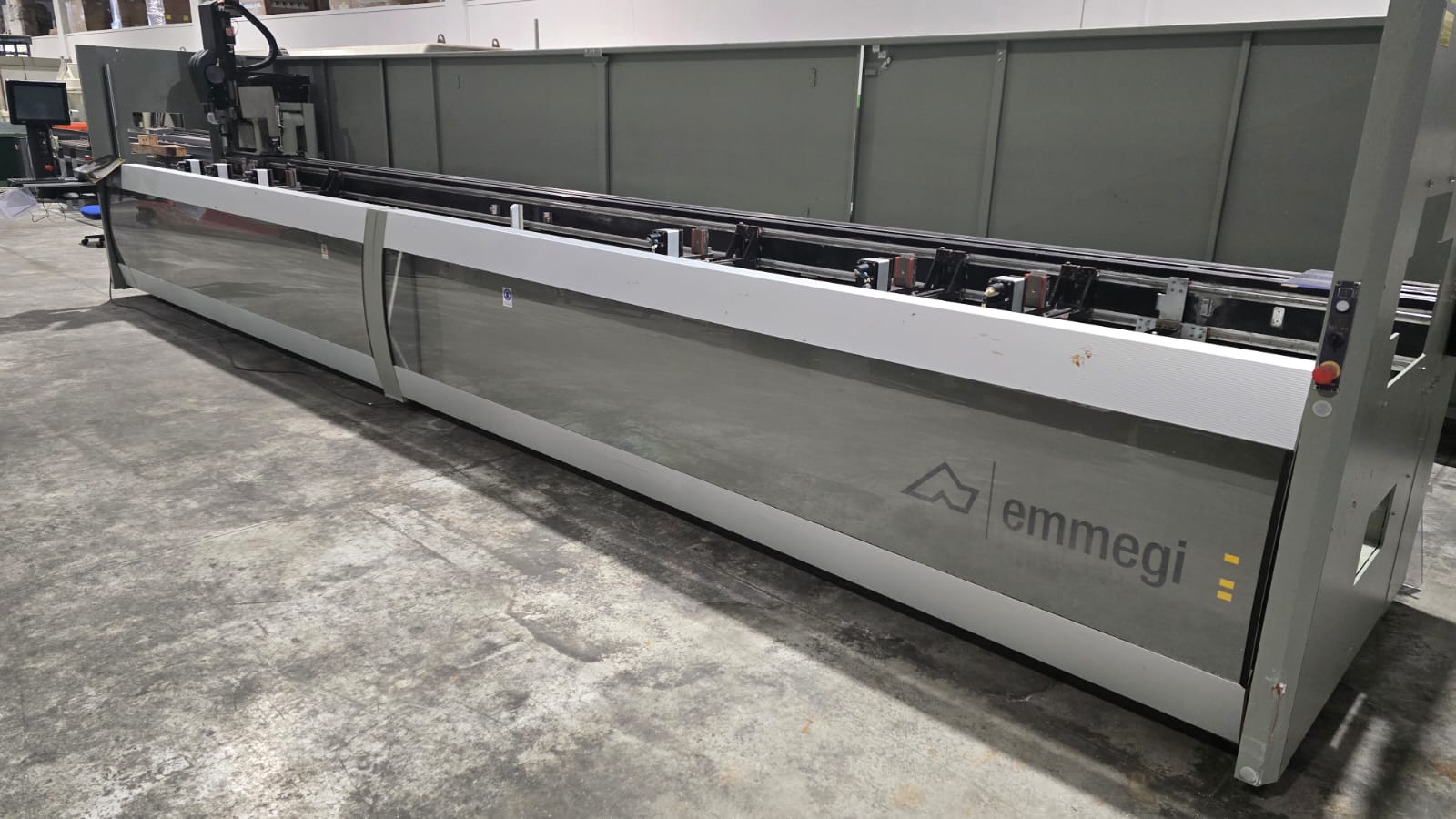 Centre d'usinage CNC pour le bois Emmegi Phantomatic X6