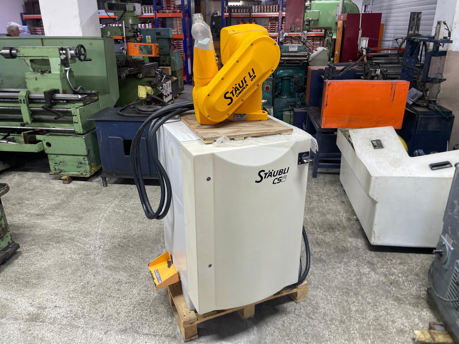 Robot industriel STAUBLI CS8