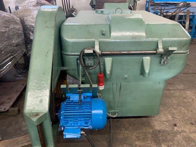 Machine de fabrication de clous Moroni SPND 80