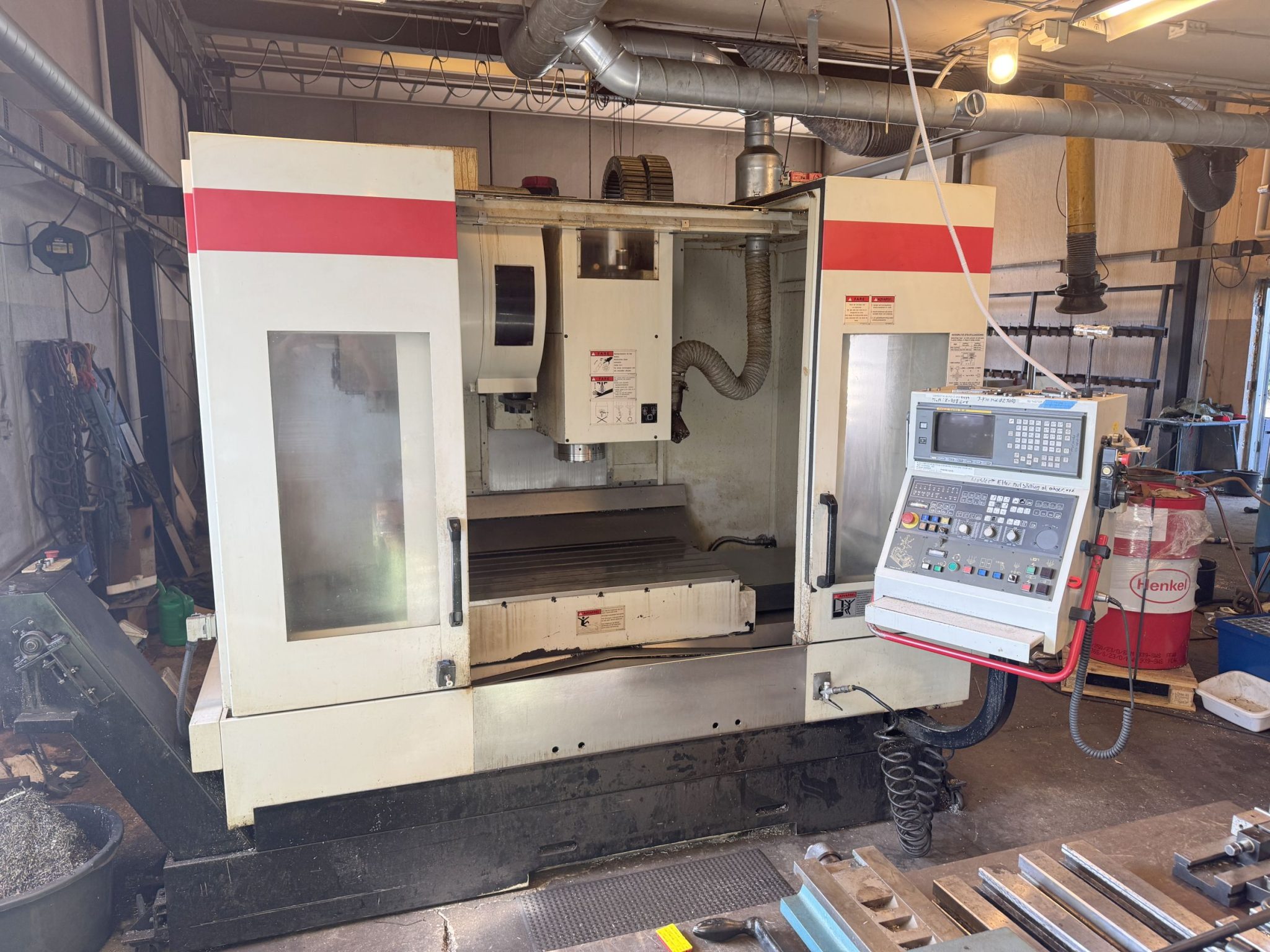 Centre d'usinage vertical QUASER MV 204 II d'occasion