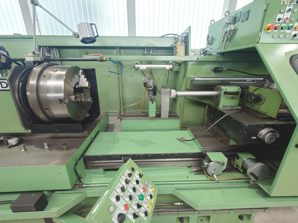 Rectifieuse cylindrique VOUMARD 403 L 7 W/1000