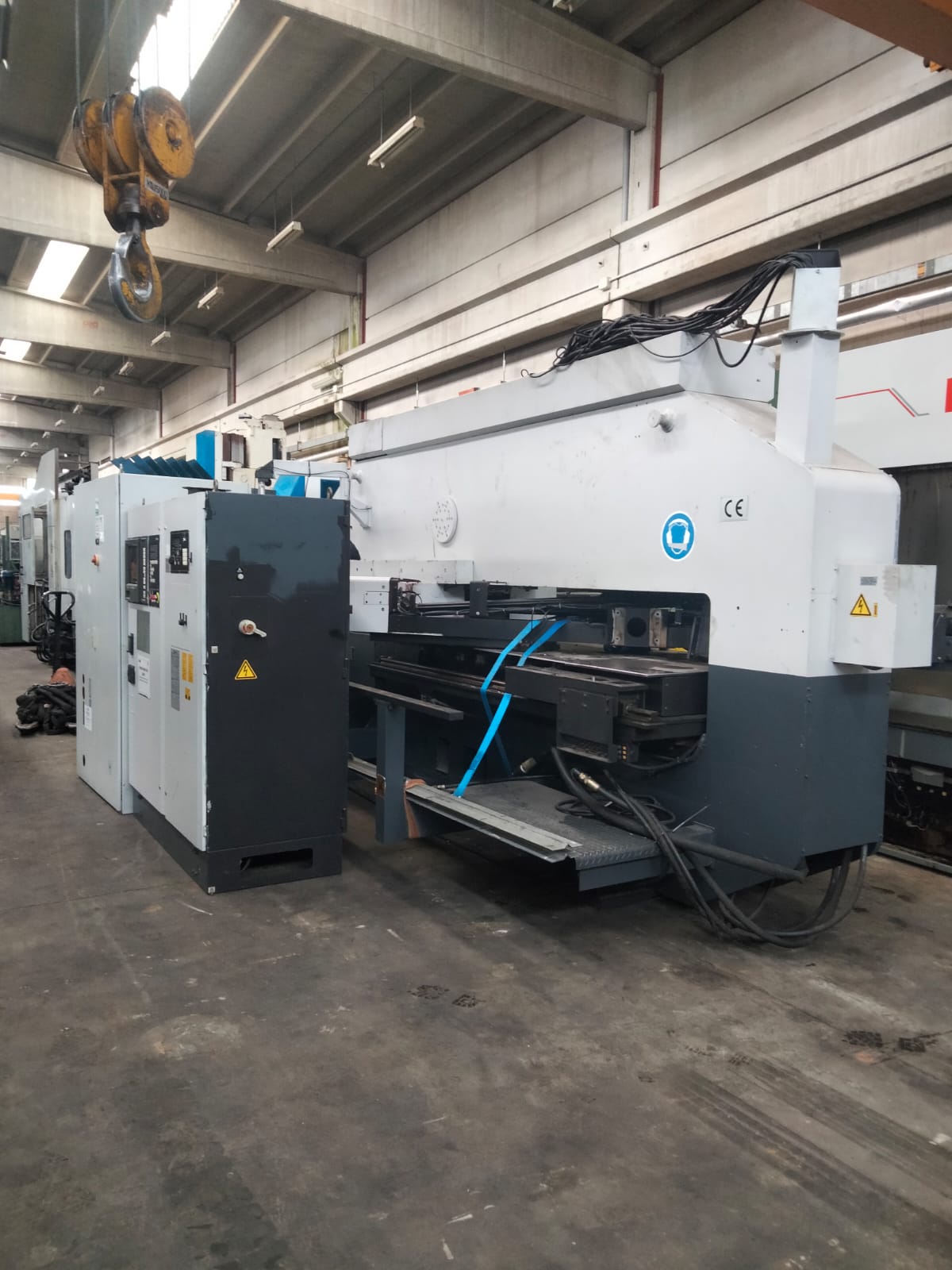 Poinçonneuse à cnc AMADA VIPROS 367 QUEEN Bonne affaire