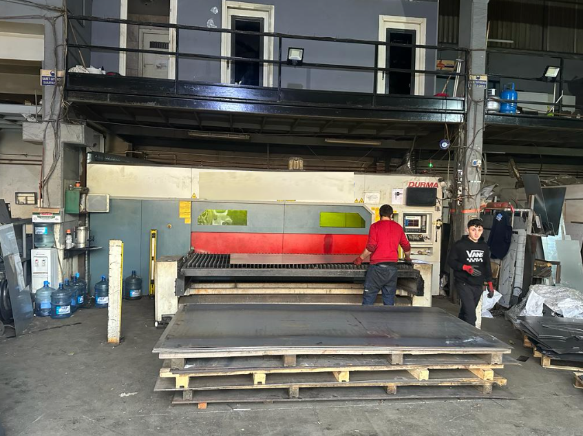 Machine de découpe laser Durma HD-FS 3015