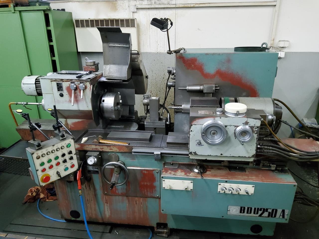 Rectifieuse cylindrique ČZM BDU 250 A