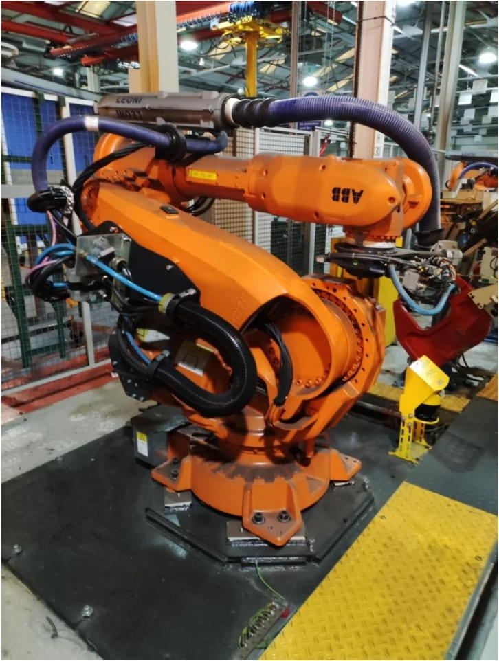 Robot industriel ABB IRB 6640 M2004