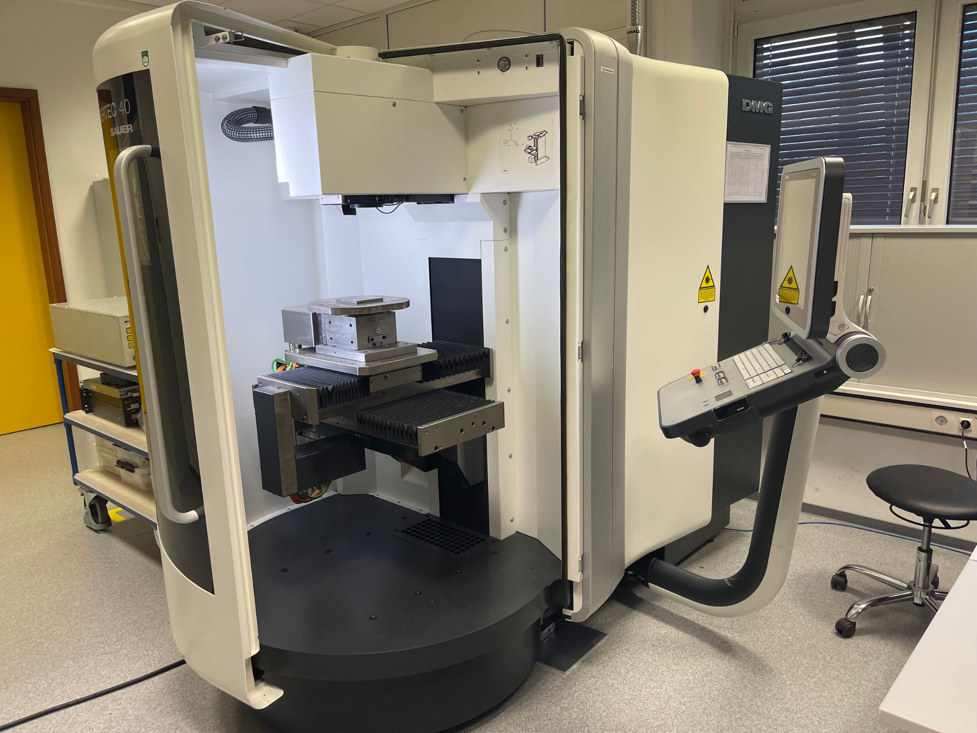 Machine de découpe laser DMG Lasertec 40