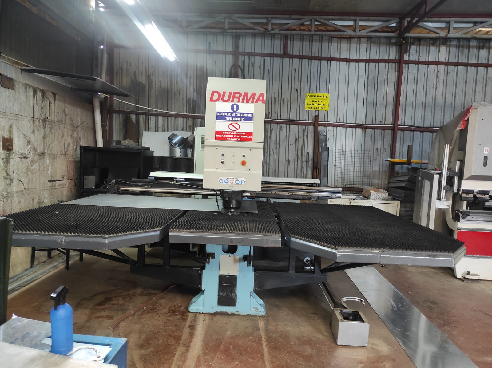 Poinçonneuse à cnc Durma PP 1250x30