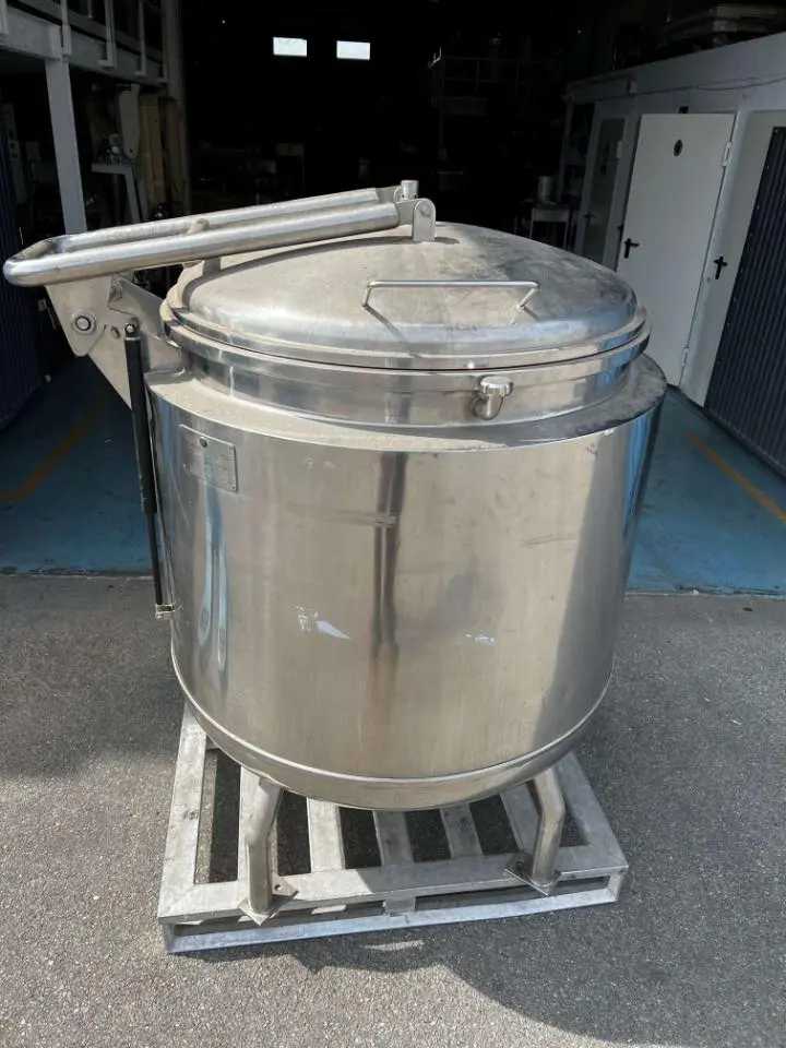 CUVE INOX D'OCCASION 700 LITRES AVEC CHEMISE